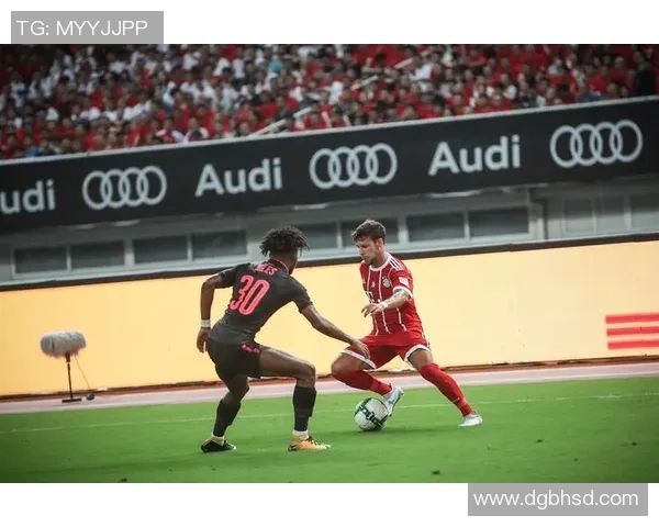 足球明星驾驶奥迪进行训练展现高超技艺与激情瞬间